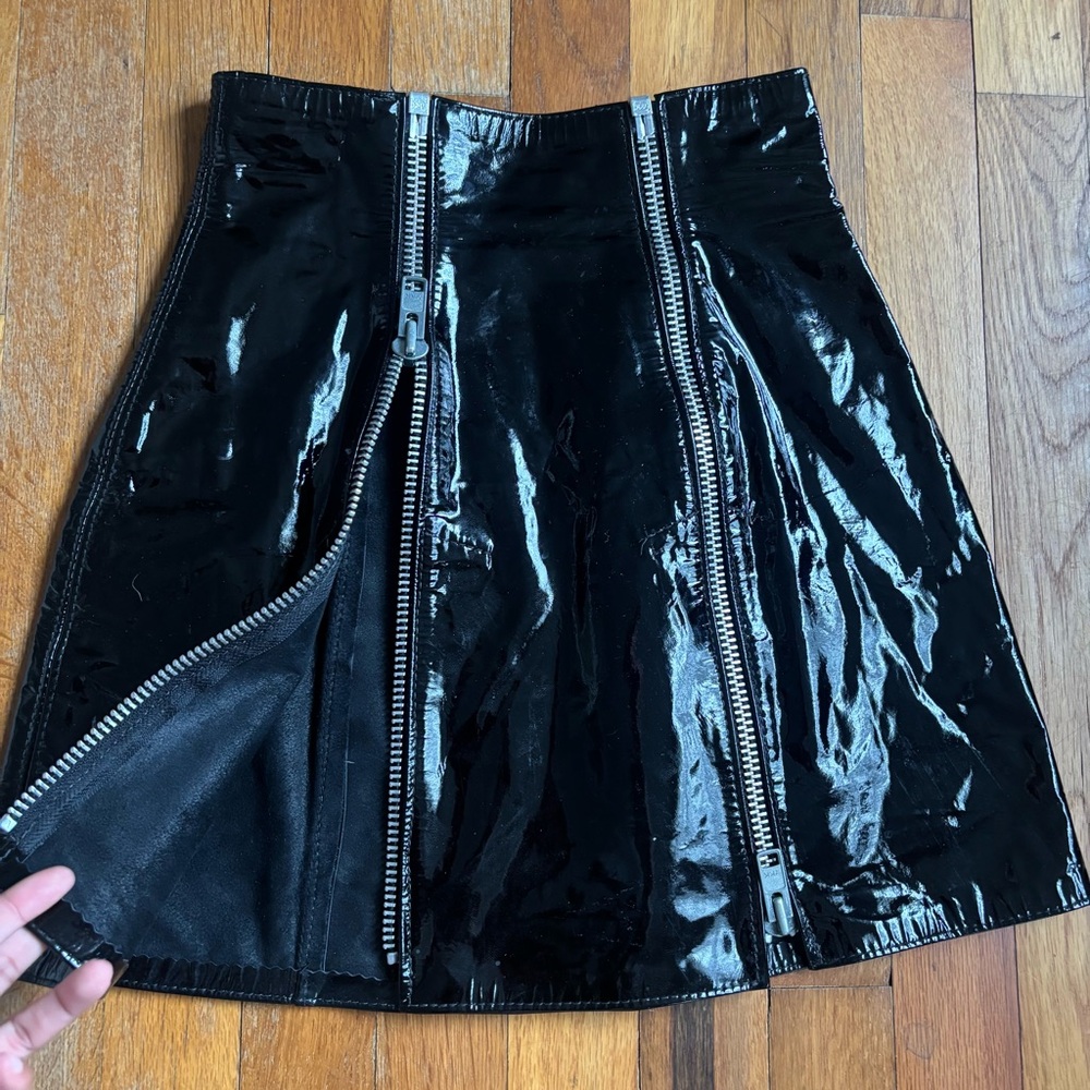Glossy Black Zippered Mini Skirt - Picture 4 of 6